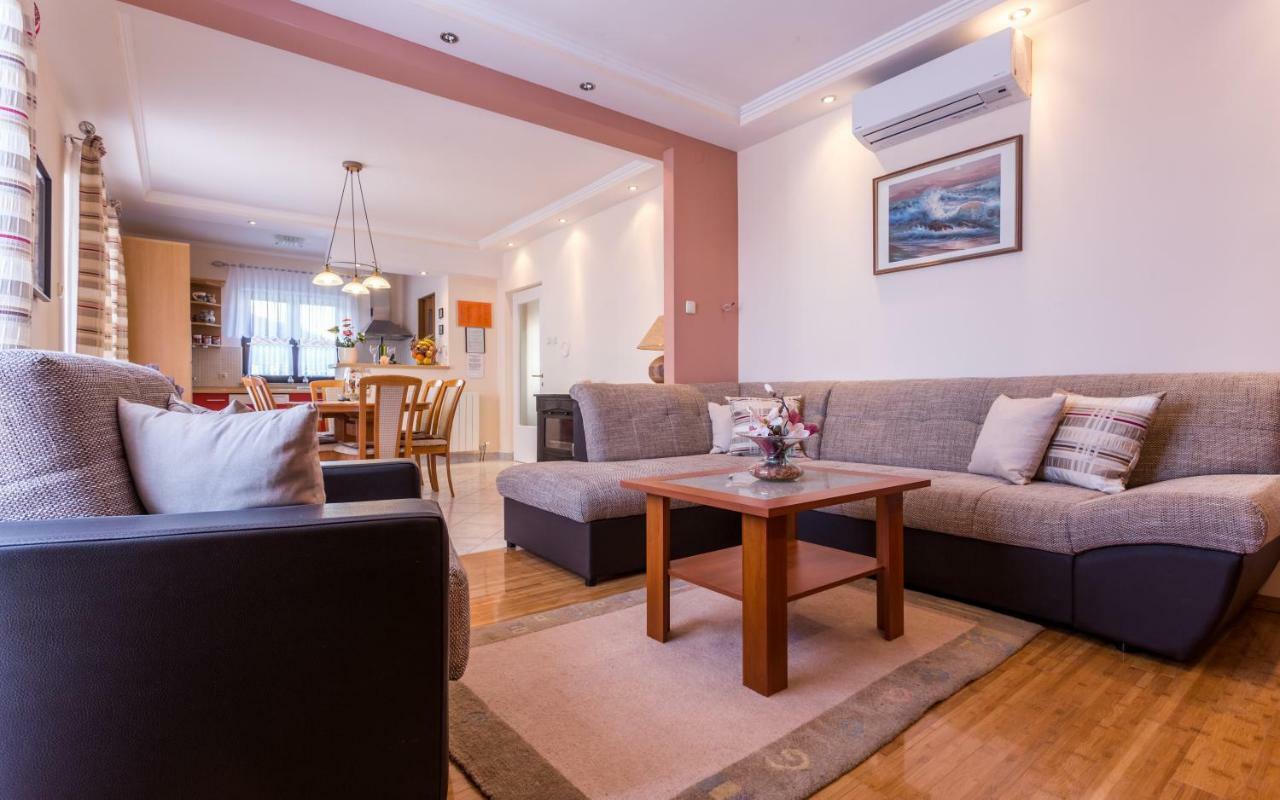 Apartment Smilja Malinska Exteriér fotografie
